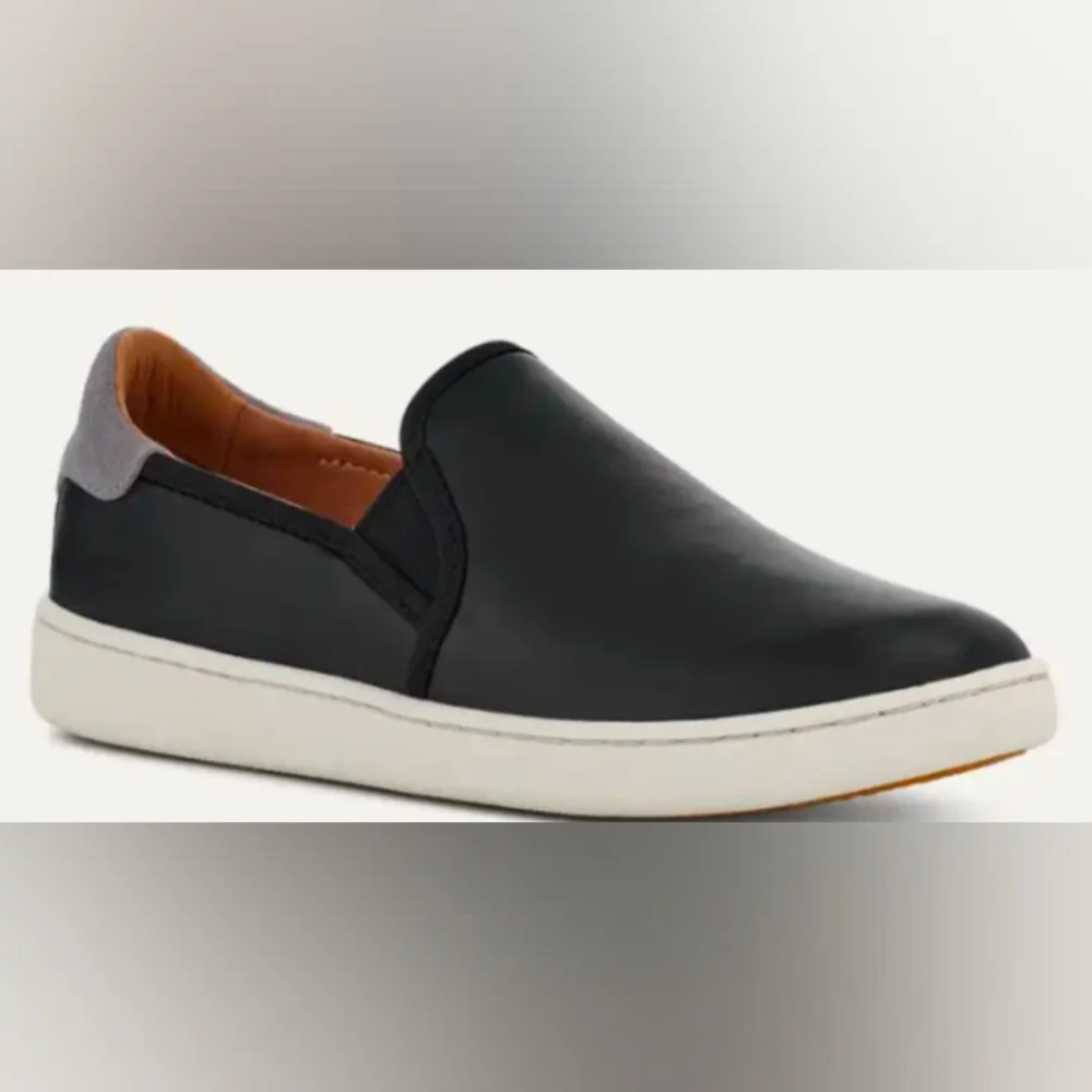 UGG Women's Black Cas Slip-on Sneakers Size 9.5 Like New MRSP $100
